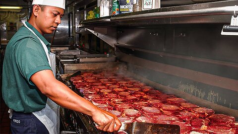How Aircraft Carriers Prepare 17,000 Meals A Day For 5,000 US Navy Sailors
