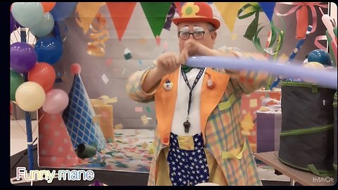 Funny Clown Making Crazy Balloon Tricks! 🤡🎈😂