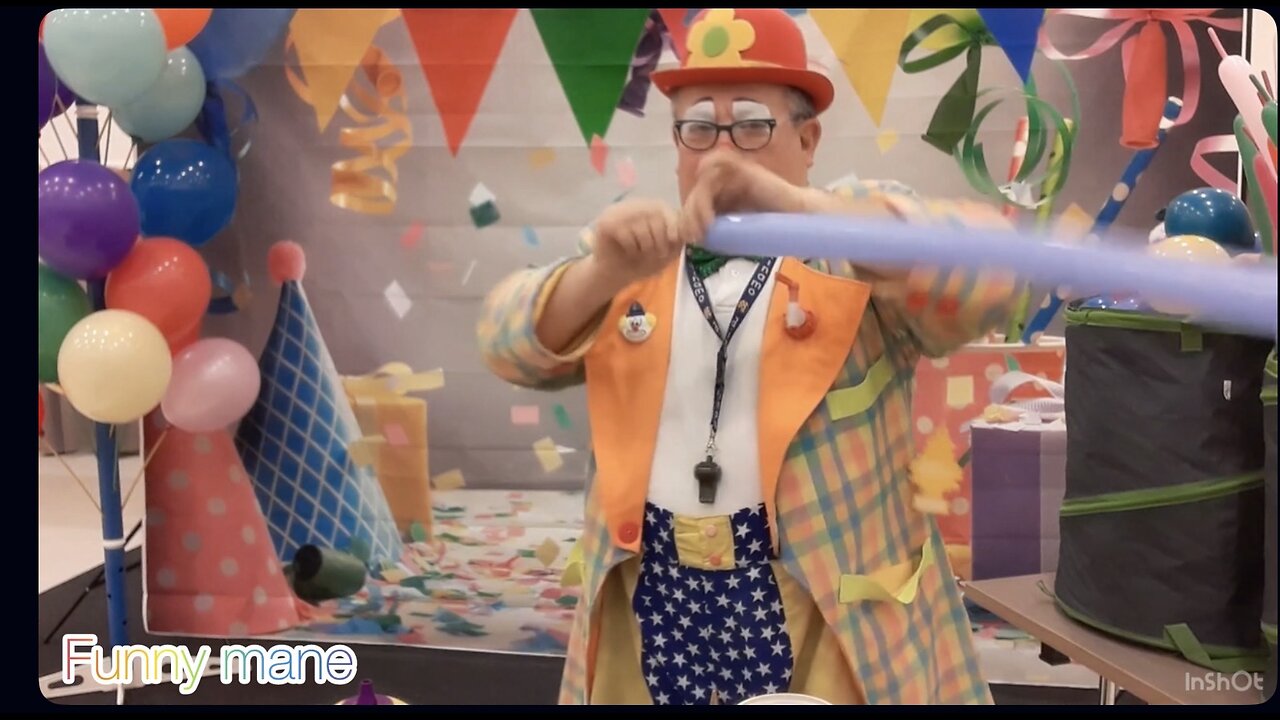 Funny Clown Making Crazy Balloon Tricks! 🤡🎈😂