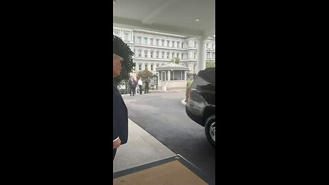 Netanyahu meets Trump.