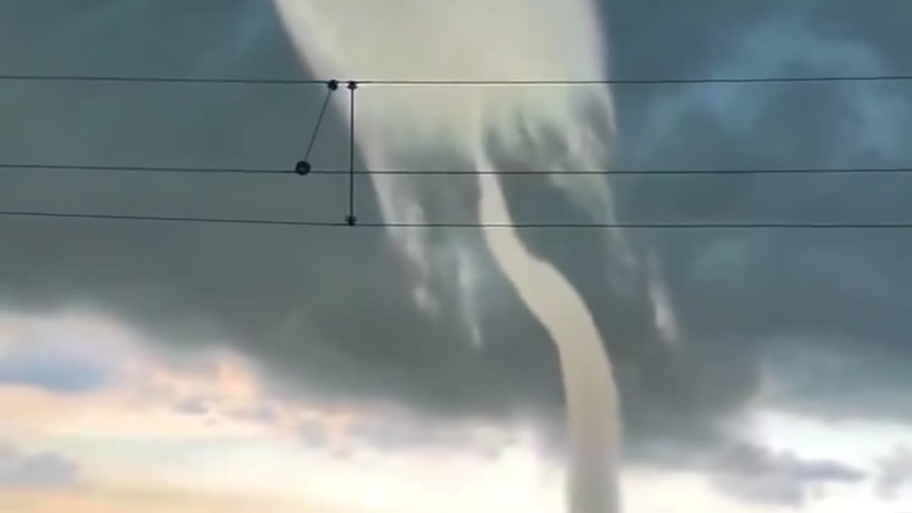 🤯✨ What Does the Beginning of a Tornado Look Like? | FeedMyCuriosity