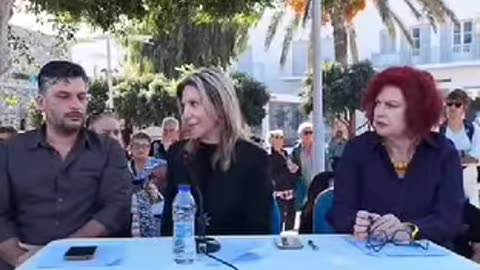 Η ώρα πλησιάζει και η Μαρία Καρυστιανού εφαρμόζει το μαρτύριο της σταγόνας στους γαλάζιους