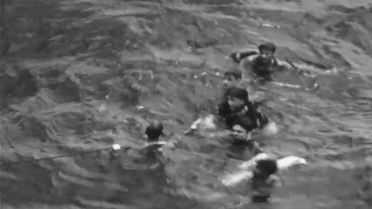 WORLD IN FILM. Issue no. 12, KAMAK... - WORLD IN FILM. Issue no. 12, KAMAKAZE ATTACK - 111-adc-10213