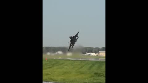 F-15 JET FIGHTER BLASTS OFF INTO THE SKY!