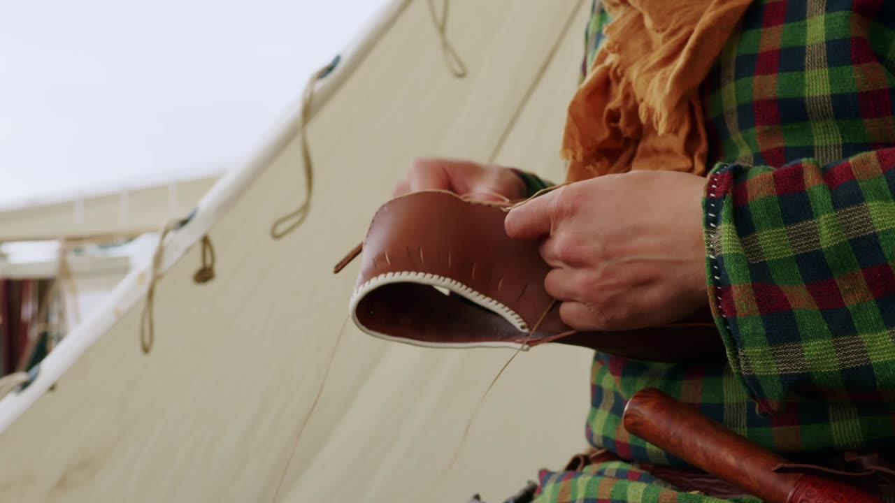 Химчистка и реставрация обуви в Москве | ТОП сервисов и цены