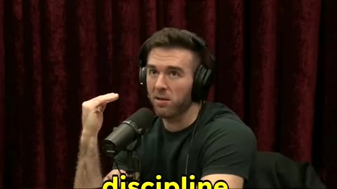 Fitness Icon Hates Eating - Derek and Joe Rogan #hunger #shredded