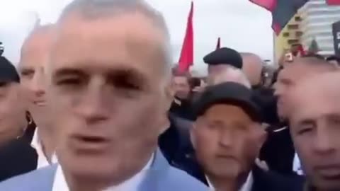 Në protestën e UÇK, deputeti i PD, Bujar Leskaj: Kush e rruan për urdhrat e partisë