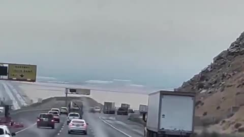 Brasil é um país rico, na mão de poucos! Brasil está dilacerado, destruído.