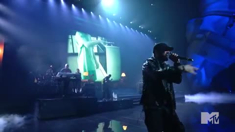 Eminem - Somebody Save Me & Houdini (Live from the MTV VMA’s