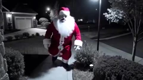 TERRIFYING SANTA CLAUS CAUGHT ON CCTV