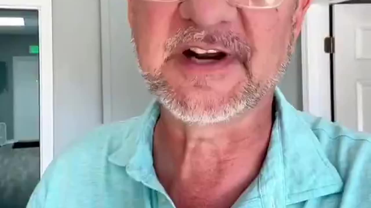 President Trump just flipped the shutdown playbook.🤣