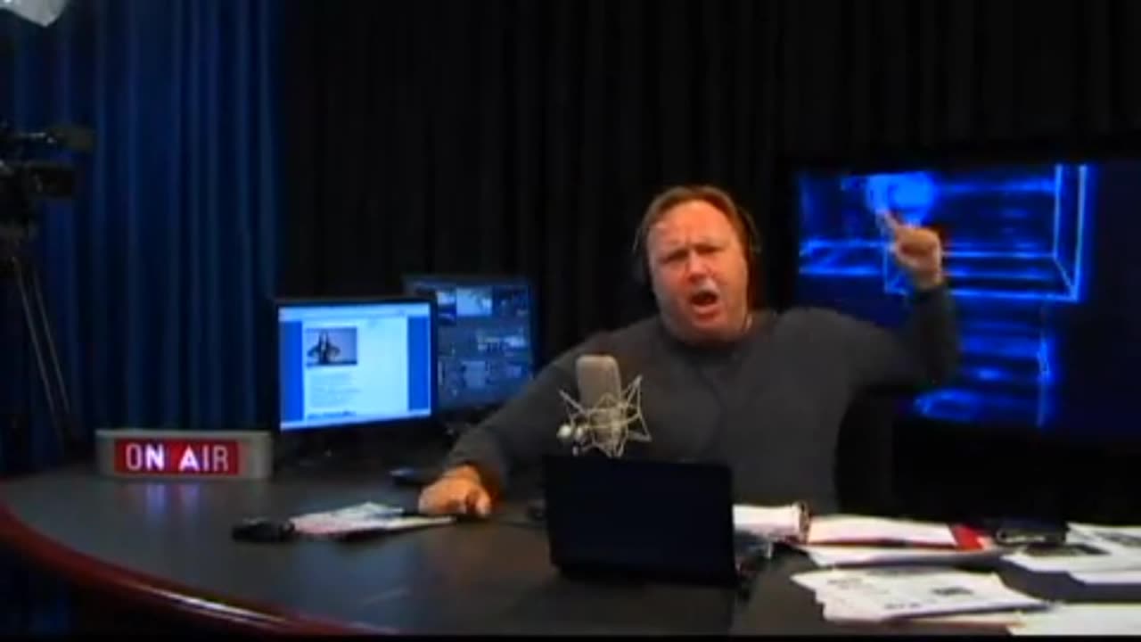 Alex Jones Exposed Obama in 2009