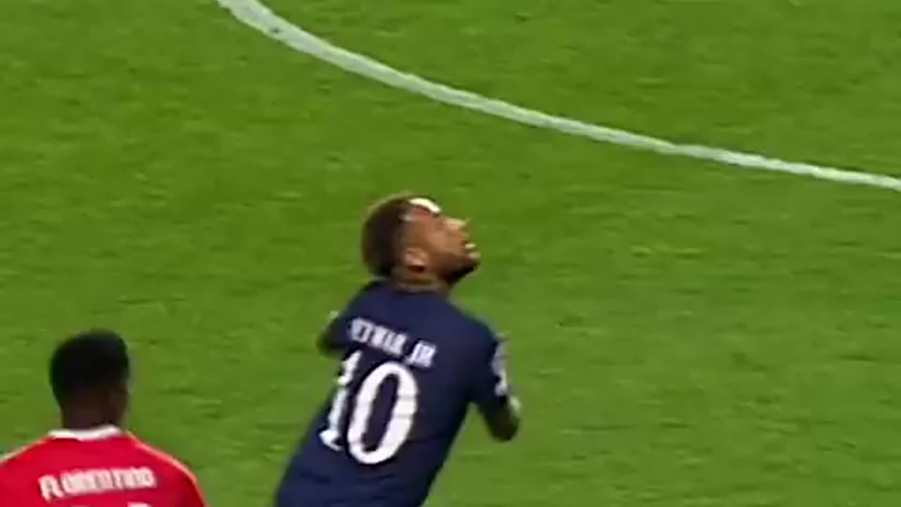 Amazing: Neymar's skills 🤯
