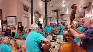 Spanish Live Music ✨ Los Sabandeños Perform La Flor de la Canela