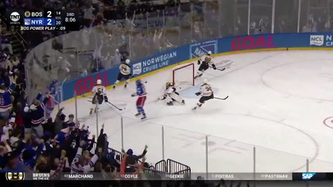 NHL - Chris Kreider jumps on his horse and pots the shorthanded goal! 🐎 🇺🇸