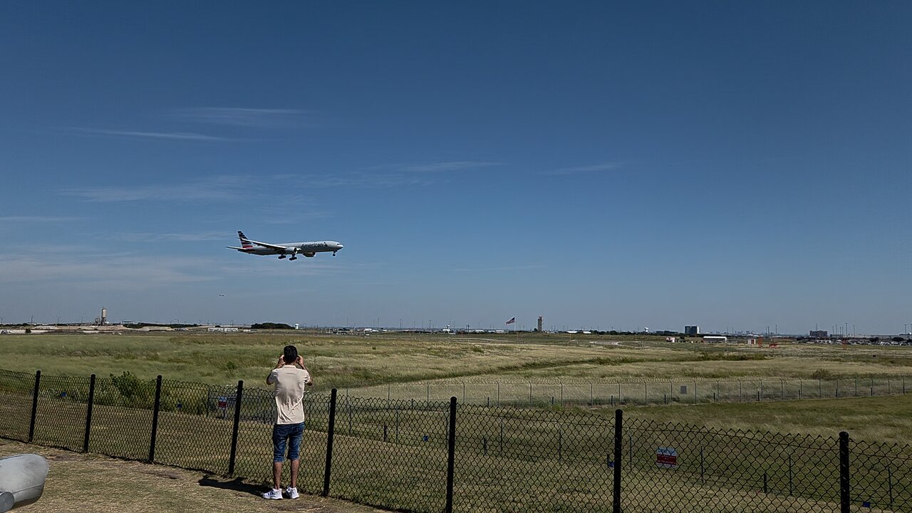 AMERICAN 21 HEAVY landing
