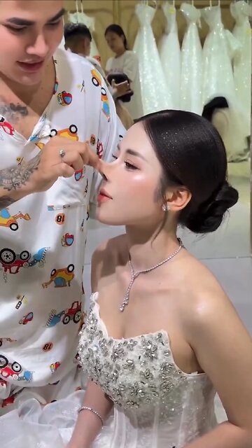 Thai Bridal Shop Worker Ruthlessly Roasts Fake Noses on Brides-to-Be 😂