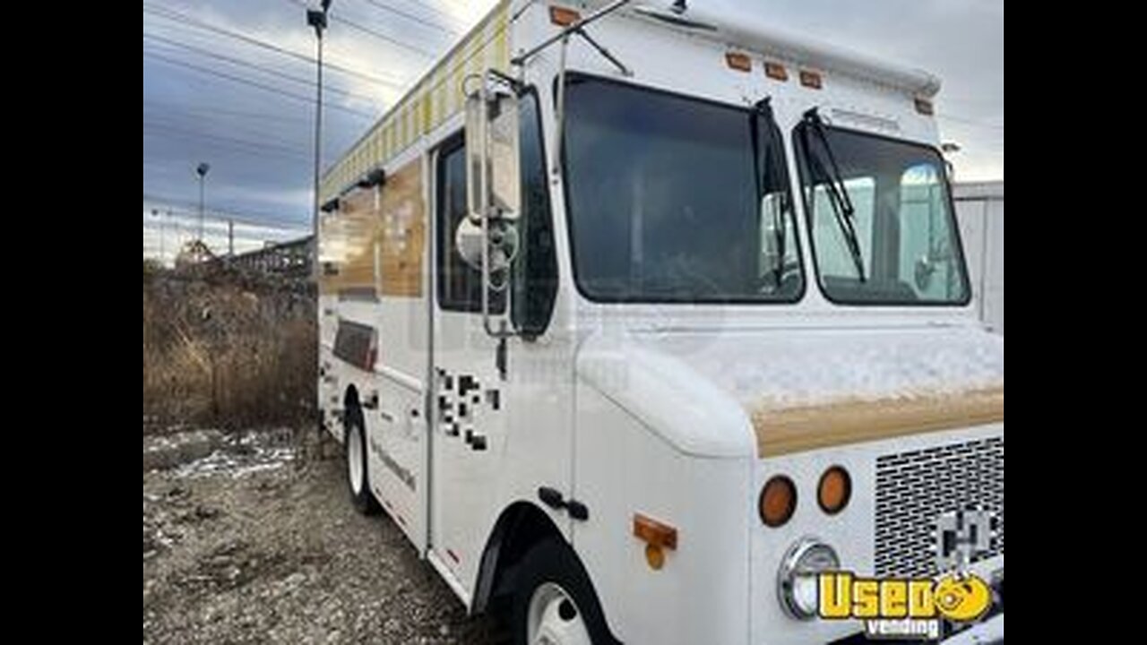 2002 Workhorse P42 Diesel Food Truck with Newly Built-Out Kitchen for Sale in Illinois!