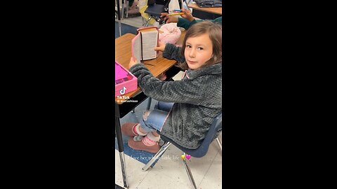 Kid reading bible at school 👧🏻📖🙏🏾