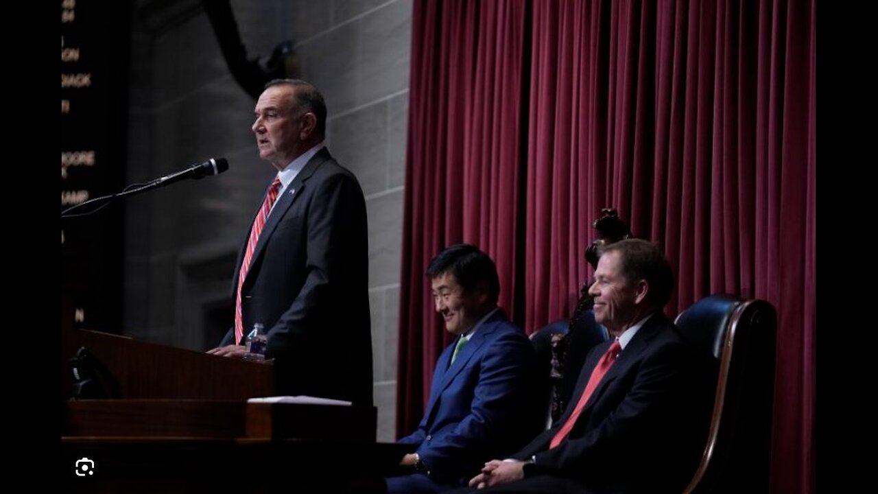 Missouri Governor Signs Trump-Backed Plan to Help Republicans Win Another US House Seat