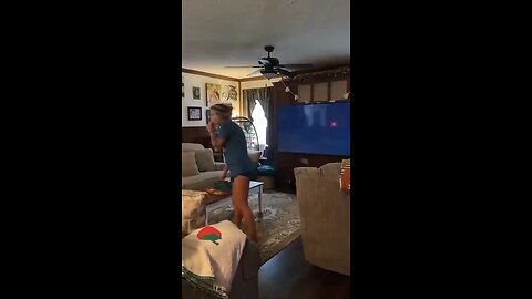 Scared then cracked up 😂😱