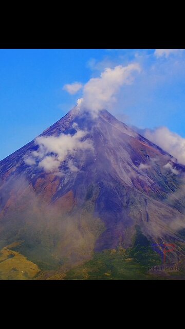 Mount Mayon in Timelapse