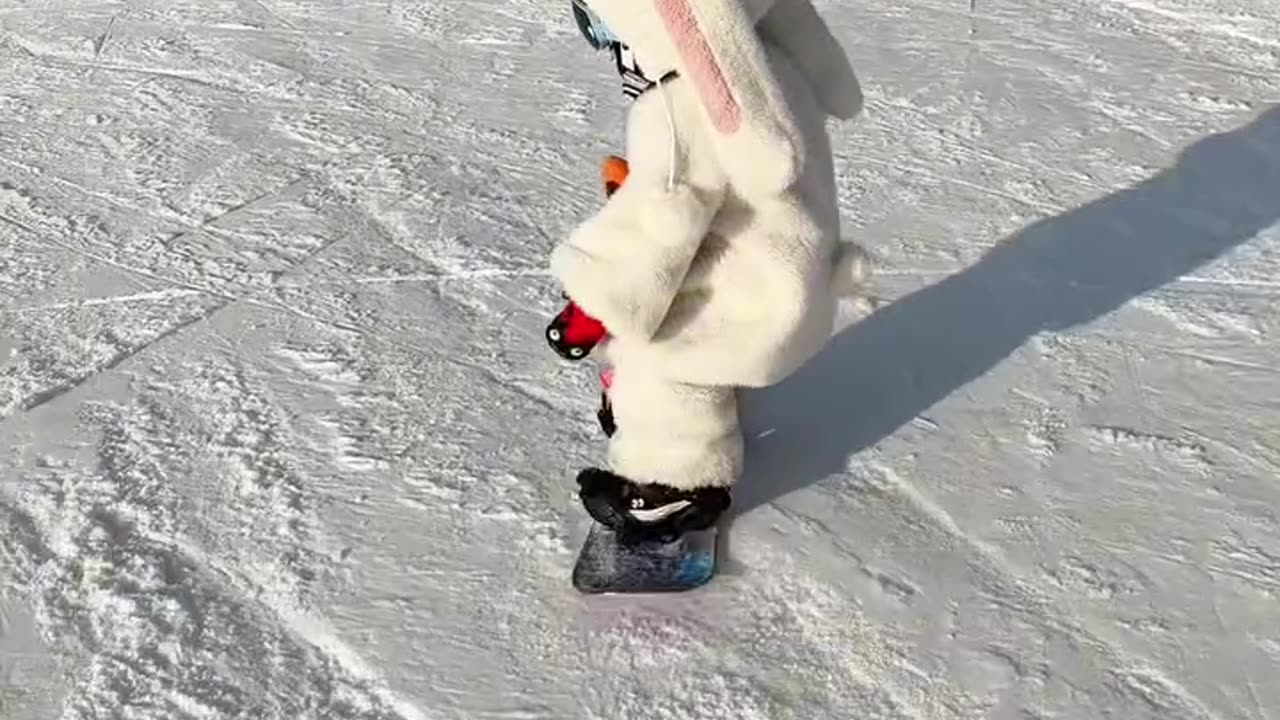 The little rabbit is very cute, it's just a bit troublesome. # Snowboarding # How cool is skiing