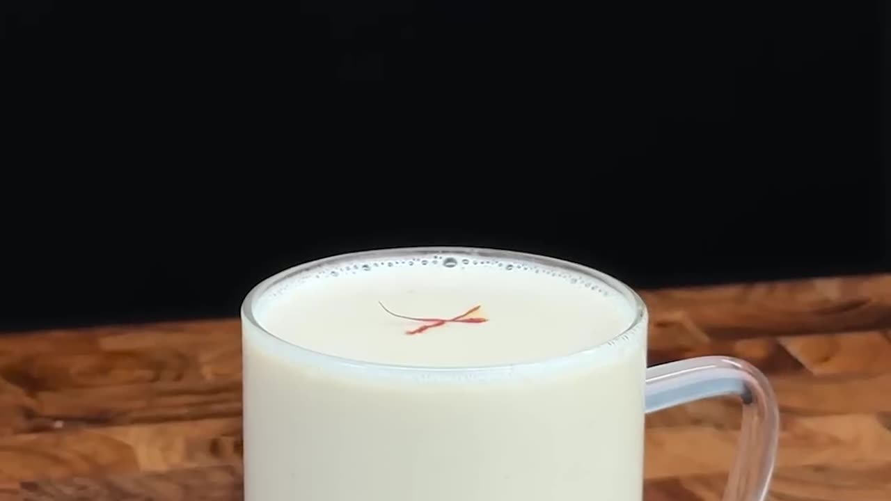 Hot Khajoor Badam Milk🥛#asmr #shorts