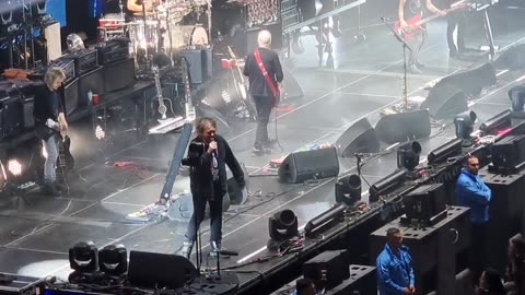 The Cure - Close To Me Live Köln (22.11.2022)