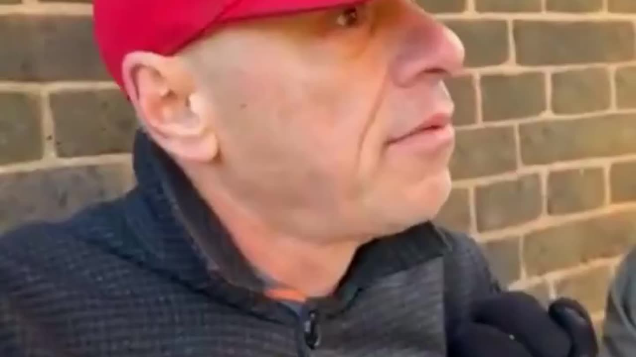 🇬🇧 Ivor Caplin arrested trying meet a 15yr in a sting operation | Check Description