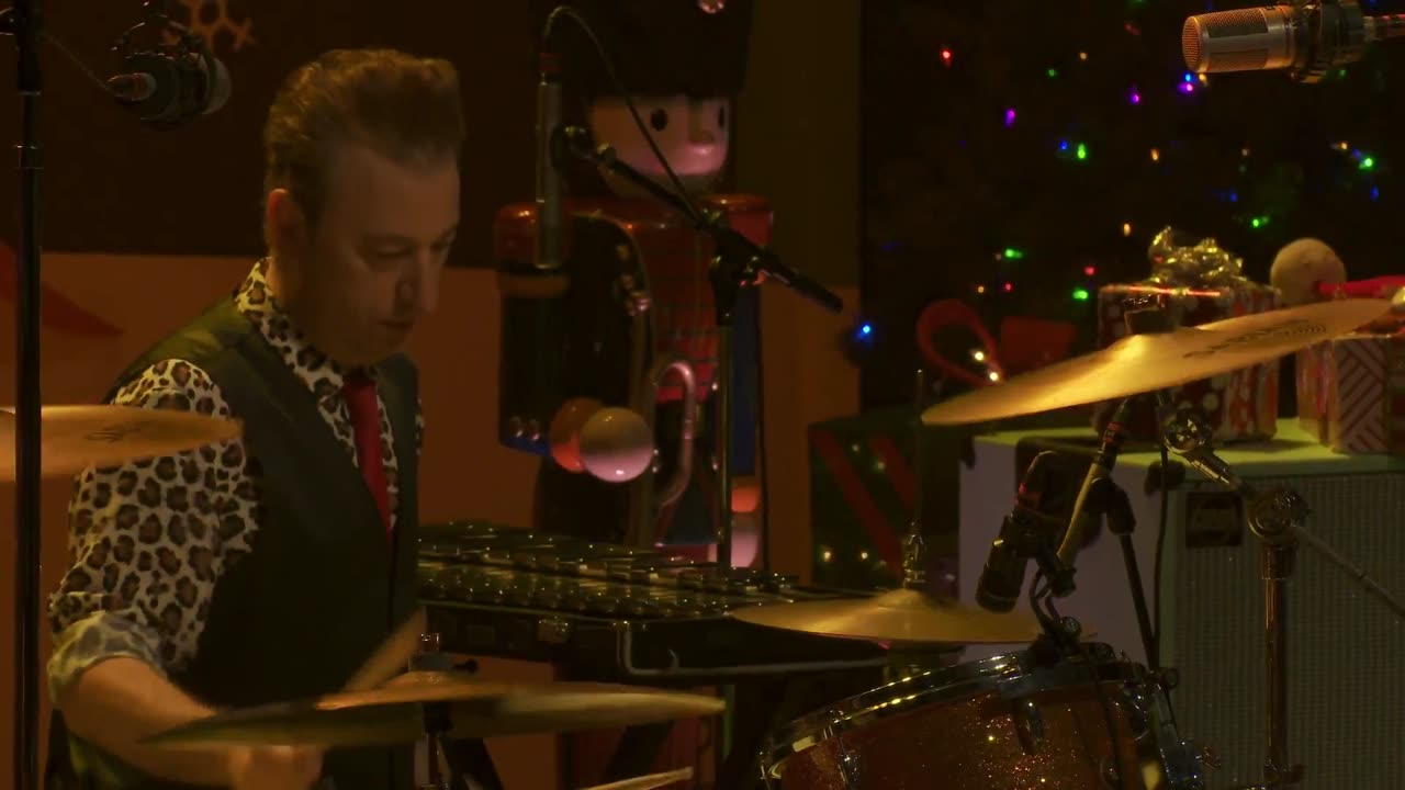 Hoodoo Voodoo Doll - The Brian Setzer Orchestra (live)