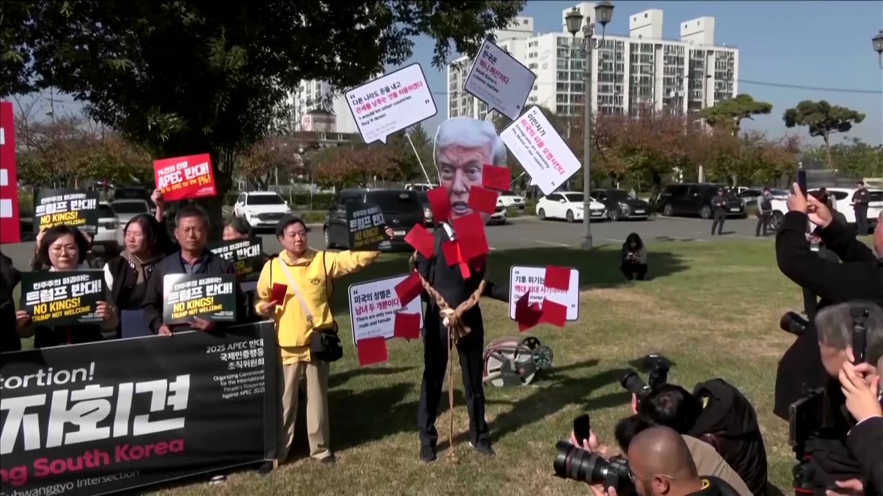 South Korea protesters criticize Trump and leaders 'flattering' him