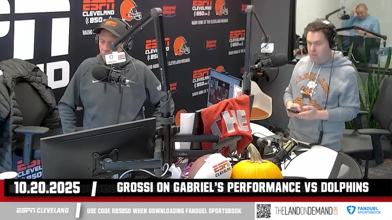 He's not losing the games," - @TonyGrossi shares his thoughts on Dillon Gabriel through 3 games