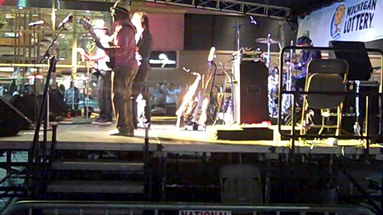 Come to Detroit and hangout with Shea show at nIGHT