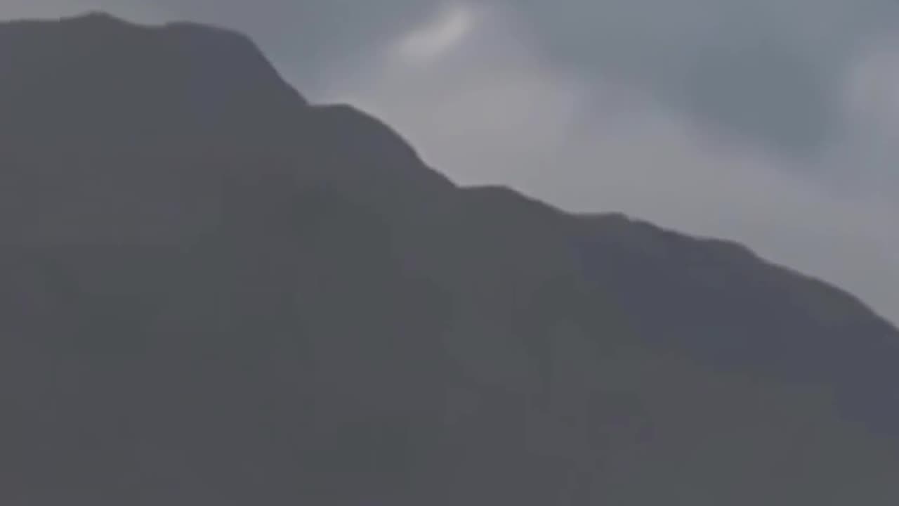 👽 Silver Object Spotted Over Scotland! | TheTruthAbove