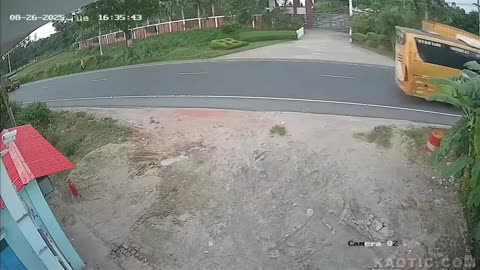 Woman Tries To Rush Across The Street Gets Run Over And Killed By Bus Bangladesh