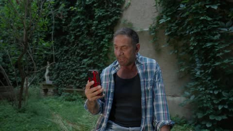Plötzlich Staatsfeind – Film von Imad Karim