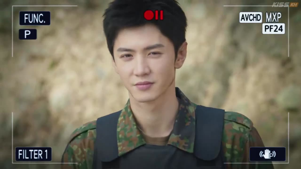 azan & Song Ran the white olive tree Song Ran filming outside while walking episode 3