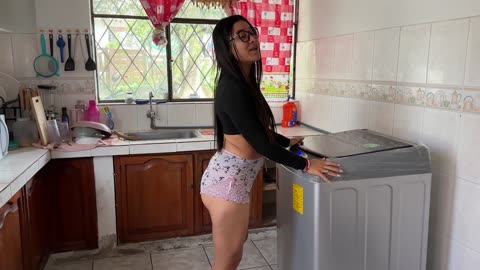 Mi primo llego y me encontro asi