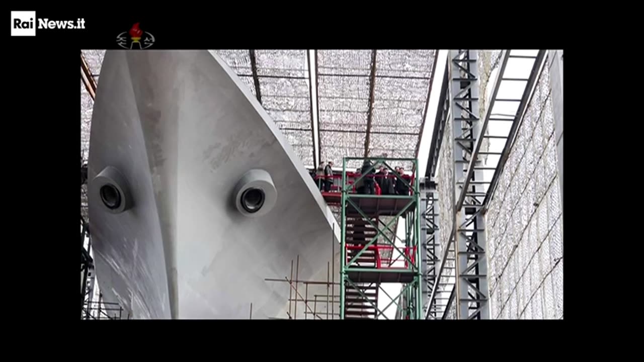 Il leader nordcoreano visita i cantieri navali per ispezionare i progetti dei sottomarini nucleari