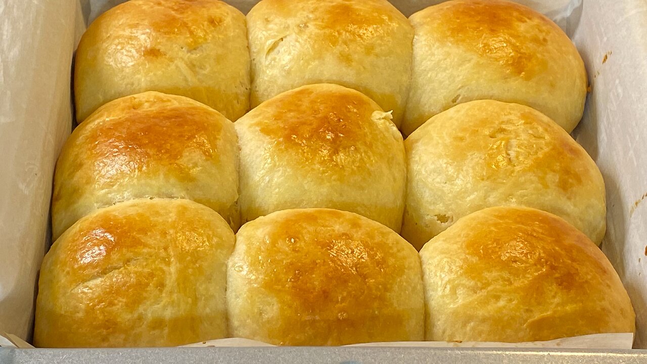 Homemade Sweet Hawaiian Dinner Rolls