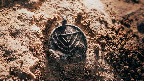 INDIGENOUS-PEOPLE-OF-ISRAEL UPDATE: 1,300-year-old JEWISH MENORAH pendant discovered in JERUSALEM