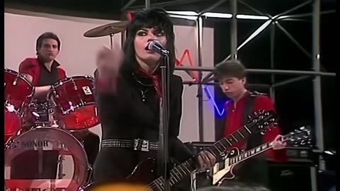 I love Rock N Roll Joan Jett & Blackhearts 1982 HD