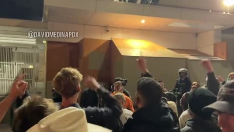 Patriots show up to support ICE to counter Antifa