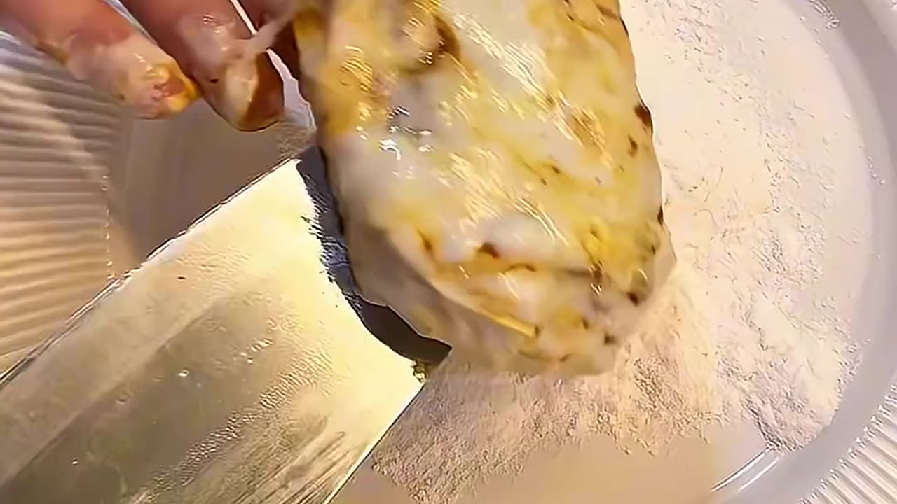 Vegan Fried Chicken Sandwich Taste Test @threeburgerdude – Like & Follow for More Delicious #Shorts!