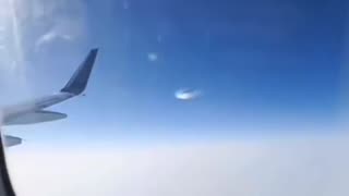 The craft, which hides itself by thickening the air around it (creating a cloud)