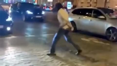 Migrant on a rampage in Paris! Migrants have turned Paris into a hellhole