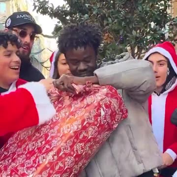 This is AWESOME! Santa's rating basketball shots