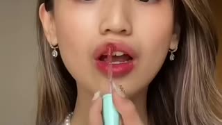 Trending: DONT TAP YOU LIP TINT PLS 😡#makeup #lipstick #makeuptutorial