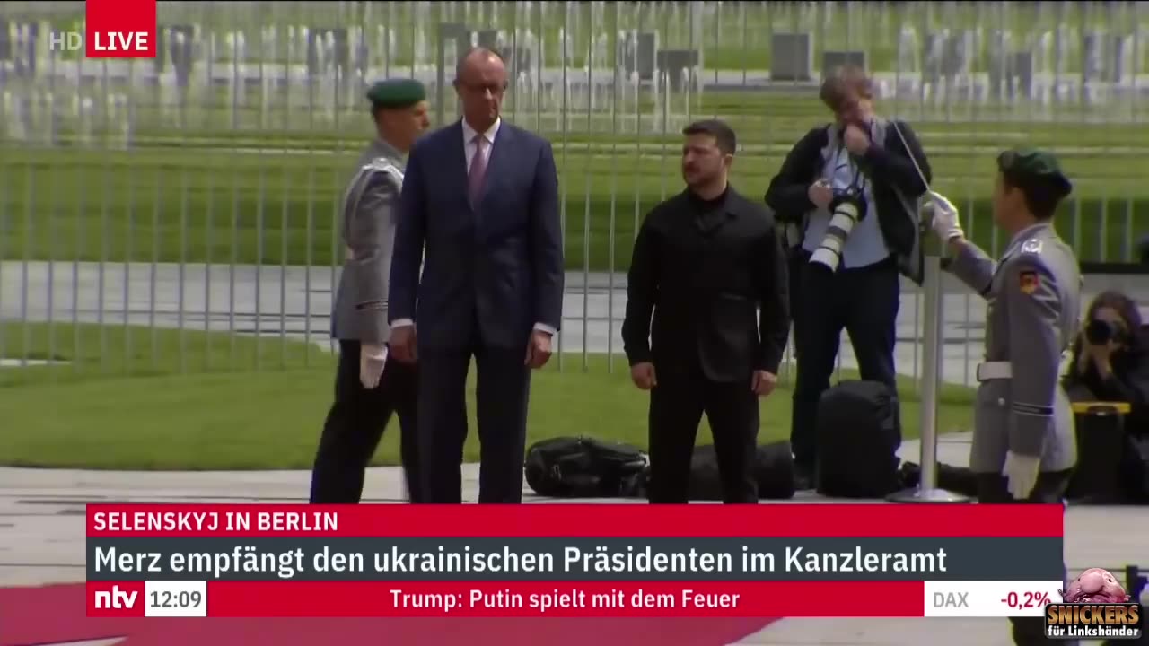 Hot Mic in Berlin! 🇩🇪🇺🇦😅